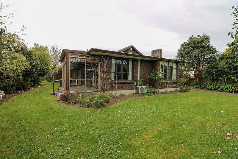 42 Elmira Avenue, Hokowhitu, Palmerston North - Carousel 1
