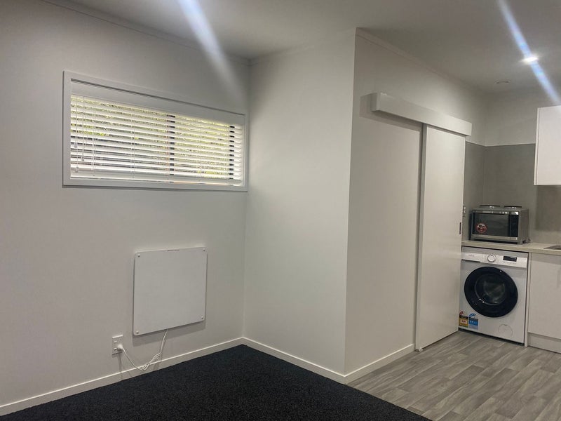 5 Arcadia Crescent, Bayview, Auckland - Carousel 2