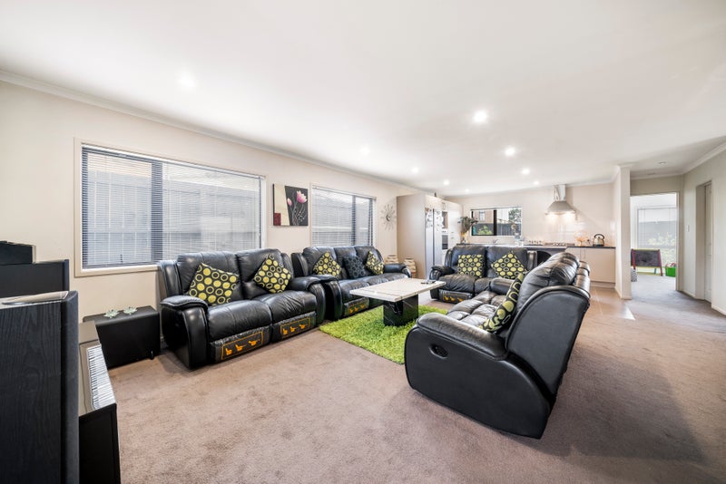 4 Staten Place, Mangere, Auckland - Carousel 2