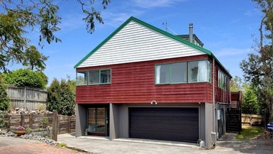 2/924 East Coast Road, Northcross, Auckland - Carousel 1