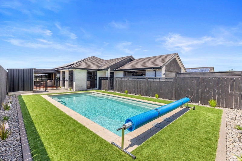 32 Drabble Crescent, Papamoa Beach, Papamoa - Carousel 1