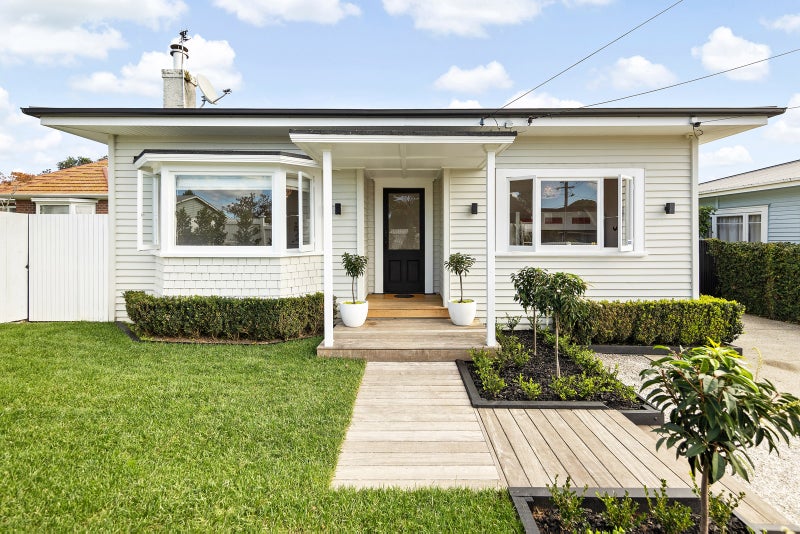 66 Moa Road, Point Chevalier, Auckland - Carousel 1