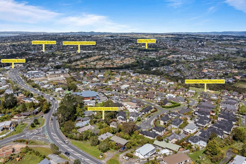 1/992 East Coast Road, Northcross, Auckland - Carousel 18