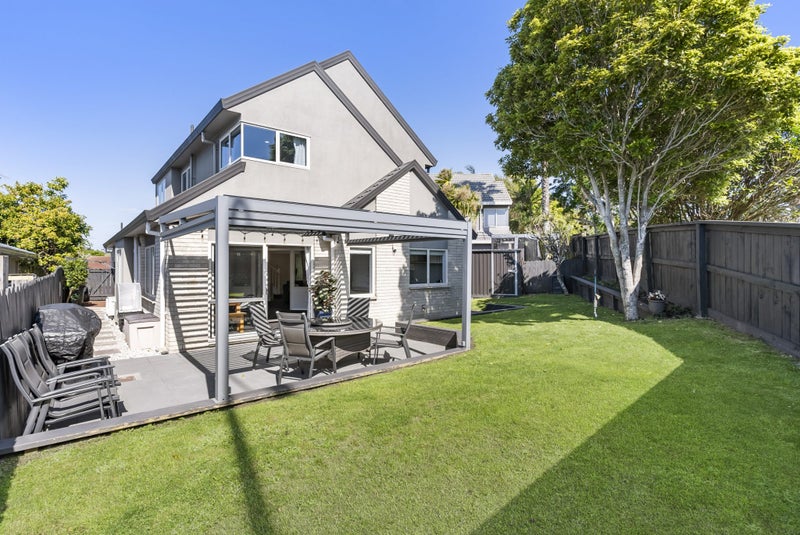 1/13 Perendale Close, Somerville, Manukau - Carousel 2