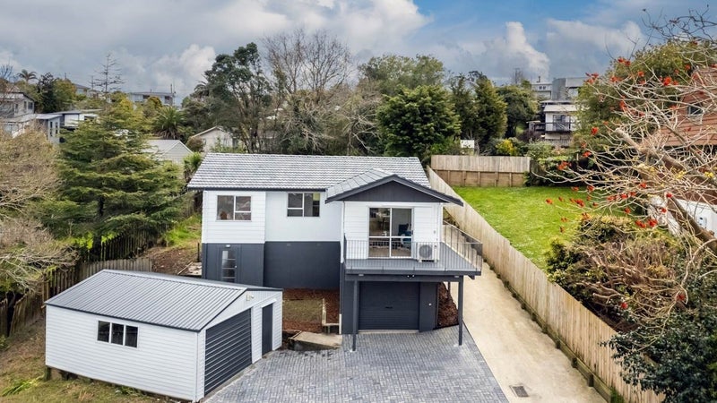 10 Tableau Place, Totara Vale, Auckland - Carousel 1