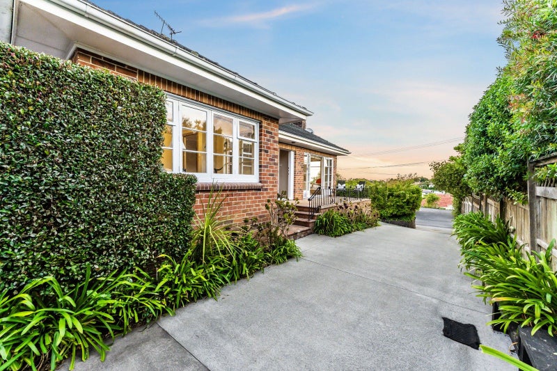 78 Ngatiawa Street, One Tree Hill, Auckland - Carousel 1