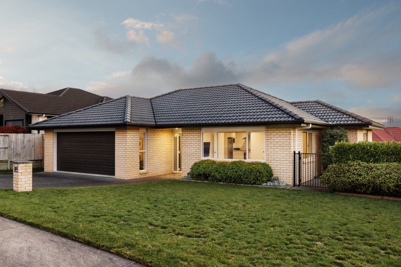 4 Rose Berry Crescent, Flagstaff, Hamilton - Carousel 2