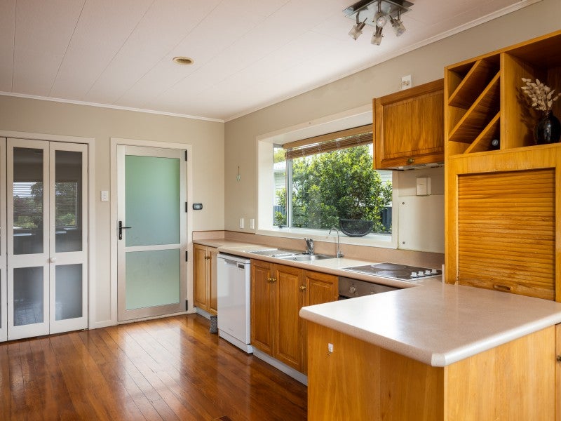 34 Essex Street, Vogeltown, New Plymouth - Carousel 2