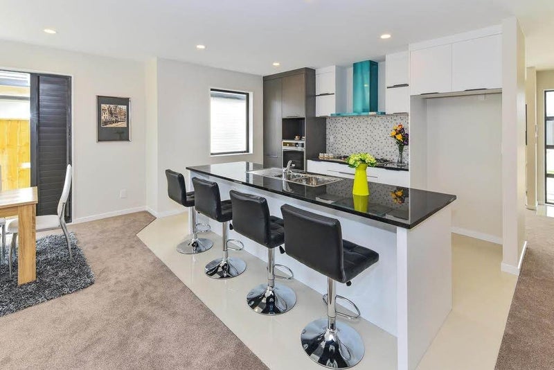 4 Hakawai Avenue, Takanini, Auckland - Carousel 2