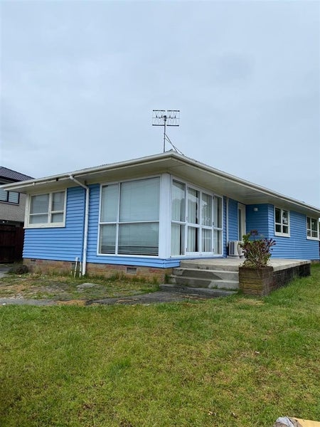 30 Tiraumea Drive, Pakuranga, Auckland - Carousel 1