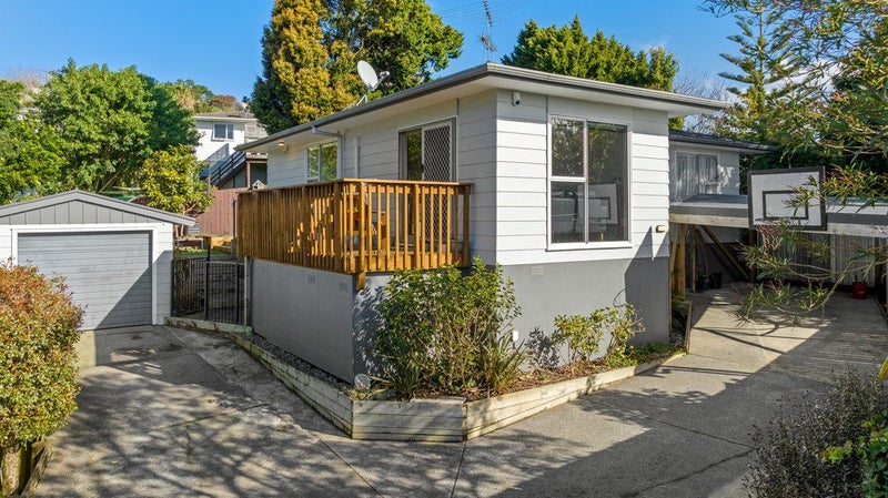 1/5 Classic Grove, Bayview, Auckland - Carousel 1