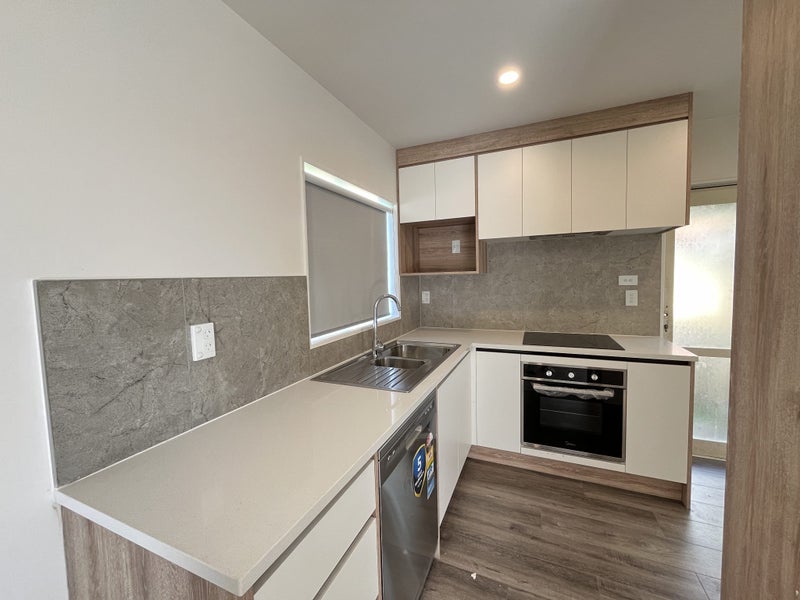 87 Hillside Road, Papatoetoe, Auckland - Carousel 1