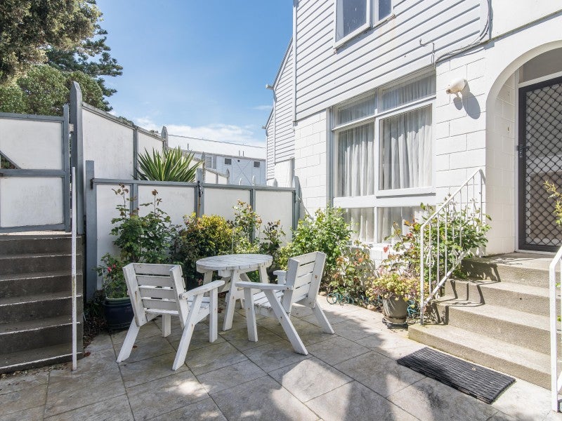 8/151 Hataitai Road, Hataitai, Wellington - Carousel 1