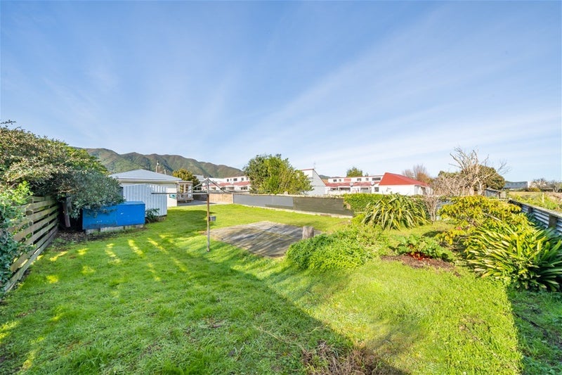 25 Awamutu Grove, Waiwhetu, Lower Hutt - Carousel 25