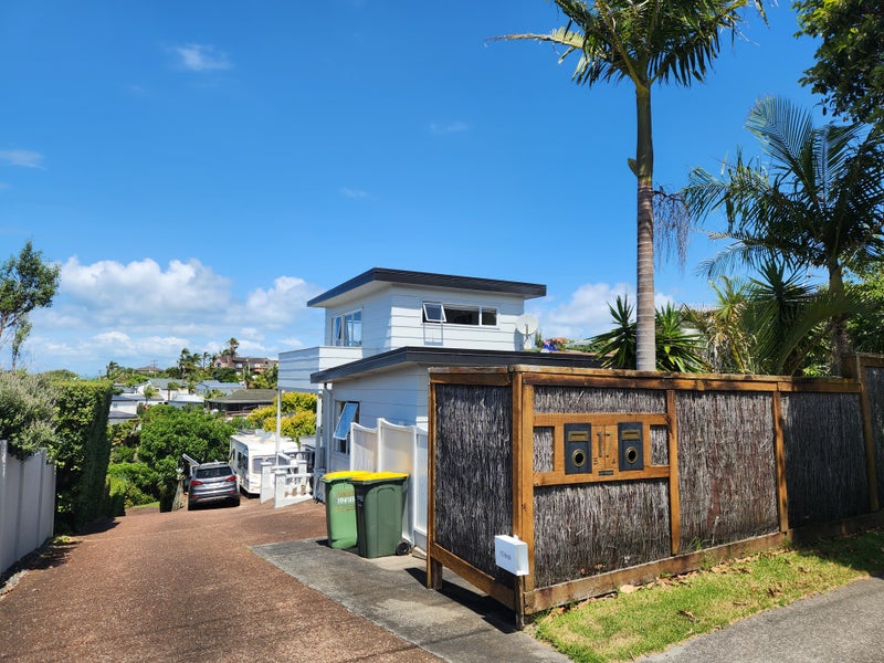 1/17 Deep Creek Road, Waiake, Auckland - Carousel 1