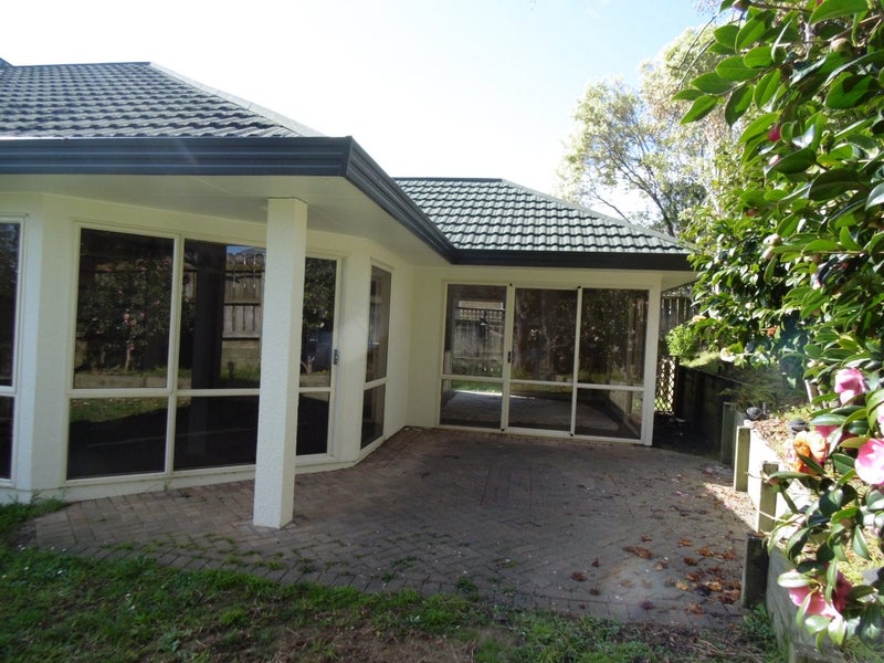 1/100 Simmental Crescent, Somerville, Manukau - Carousel 14