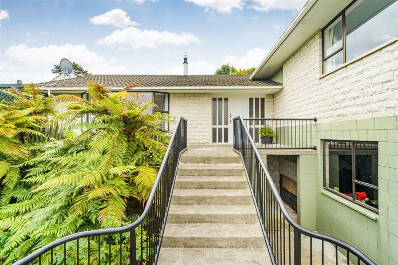 2 Clevely Line, Bunnythorpe, Palmerston North - Carousel 2