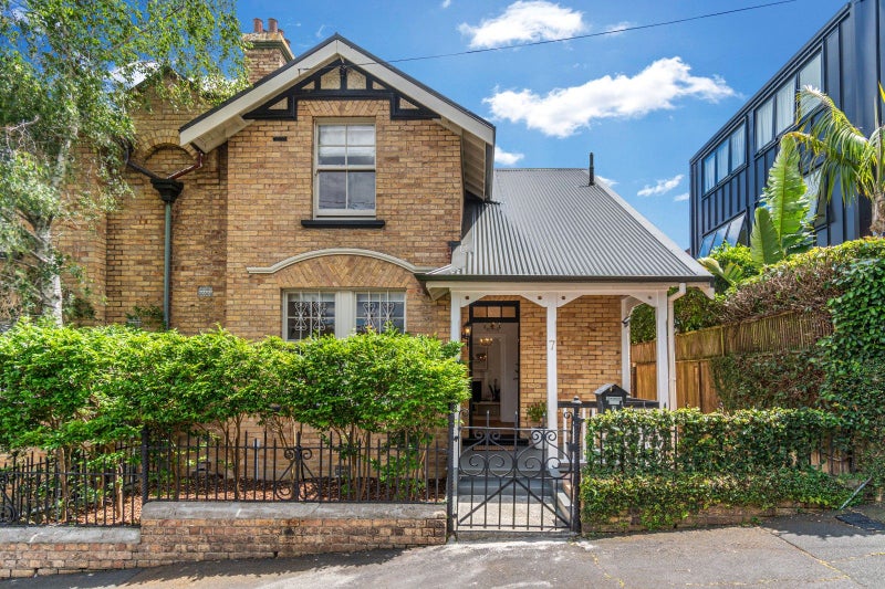 2/7 Heather Street, Parnell, Auckland - Carousel 1