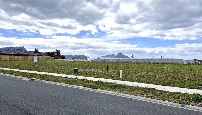 19 Te Taniwha Road, One Tree Point - Carousel 2
