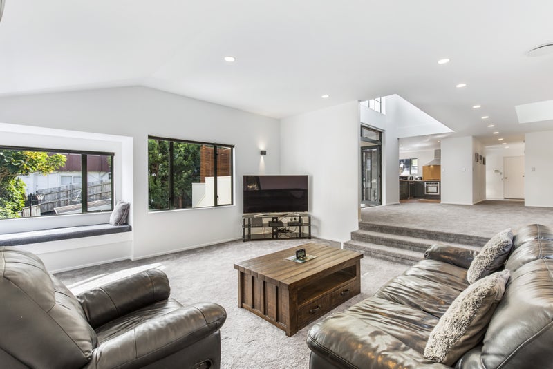 20A Roseberry Avenue, Birkenhead, Auckland - Carousel 1