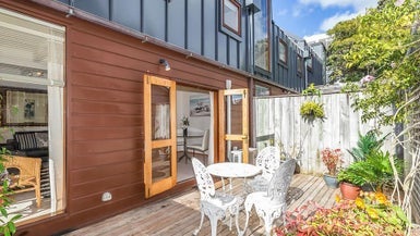 70D Majoribanks Street, Mount Victoria, Wellington - Carousel 1