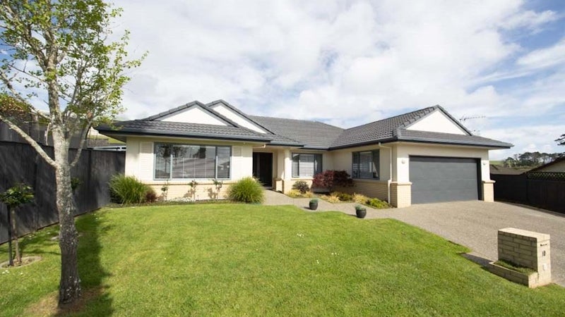 10 San Luis Place, Golflands, Auckland - Carousel 1