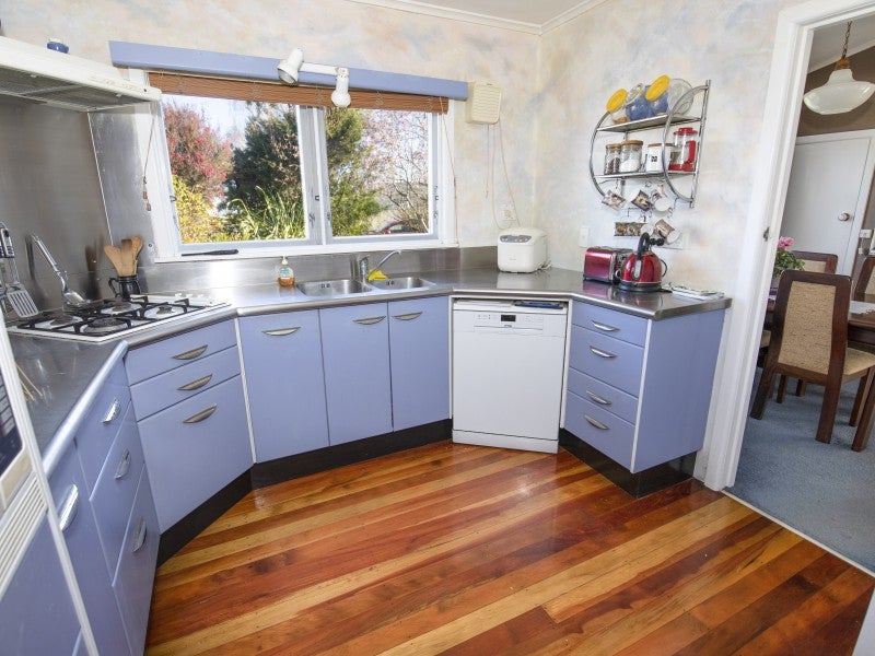8 Hitchings Avenue, Onekawa, Napier - Carousel 2
