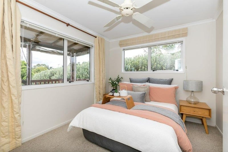 35 Acacia Crescent, Glenview, Hamilton - Carousel 2