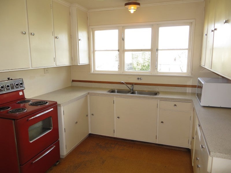 12 Pitama Road, Awapuni, Palmerston North - Carousel 2
