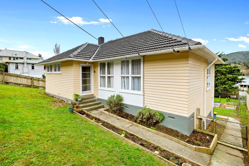 12 Logie Street, Stokes Valley, Lower Hutt - Carousel 2