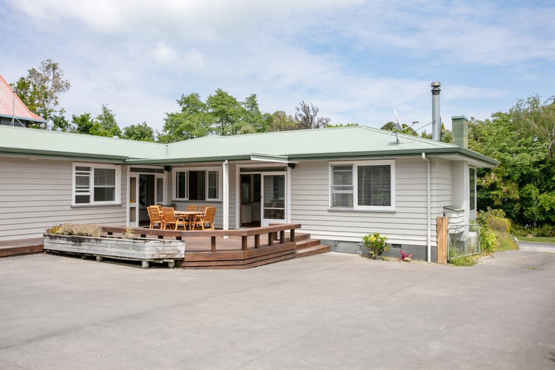 17 Marian Drive, Inner Kaiti, Gisborne - Carousel 2