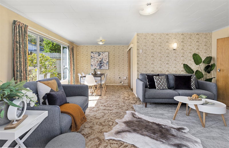 63 Cluny Road, Plimmerton, Porirua - Carousel 1