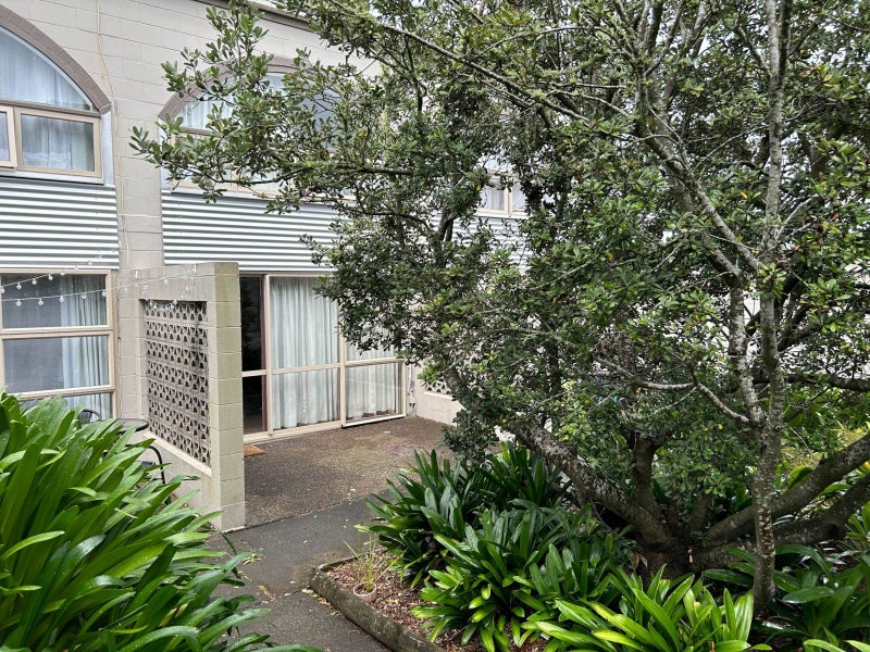 6/15 Lancing Road, Sandringham, Auckland - Carousel 1