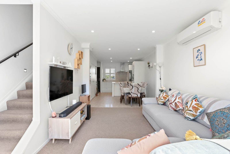 6 Gilbert Hall Way, Swanson, Auckland - Carousel 1