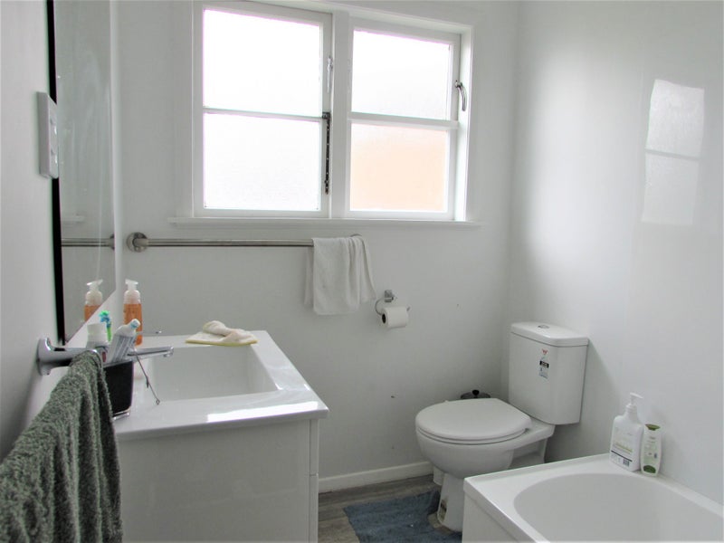 2/70 Judd Crescent, Naenae, Lower Hutt - Carousel 10