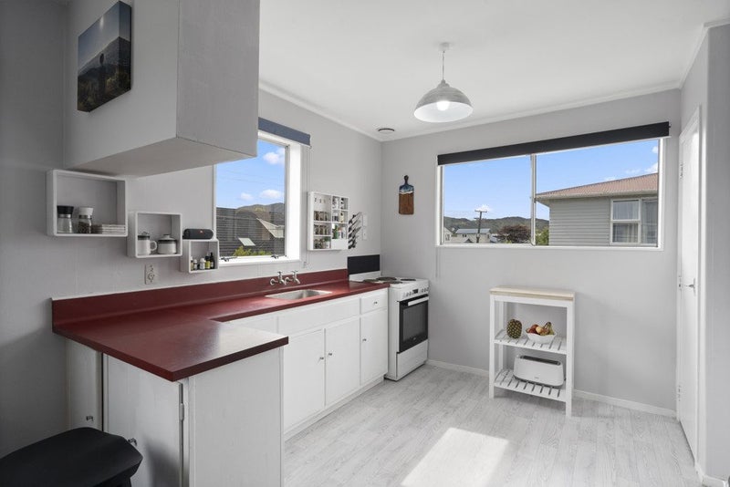 8/16 Tama ST, ALICETOWN, LOWER HUTT - Carousel 1