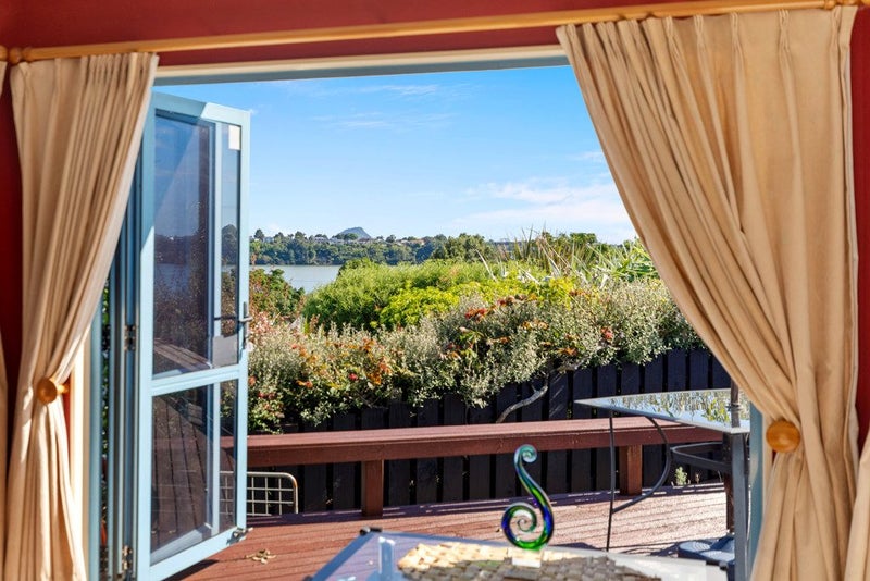 18 Lorrigan Way, Welcome Bay, Tauranga - Carousel 2