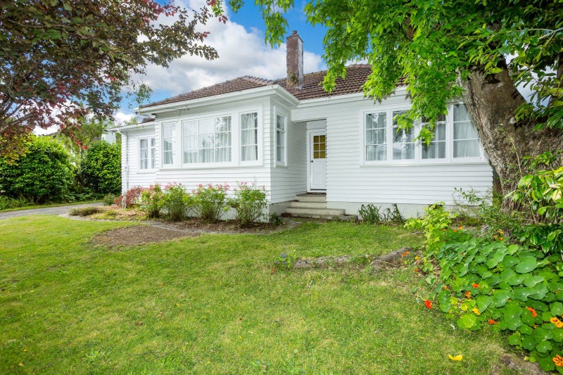 40 Golders Road, Elderslea, Upper Hutt - Carousel 1