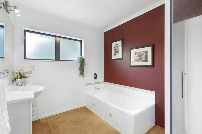 15A Marchant Place, Westown, New Plymouth - Carousel 16