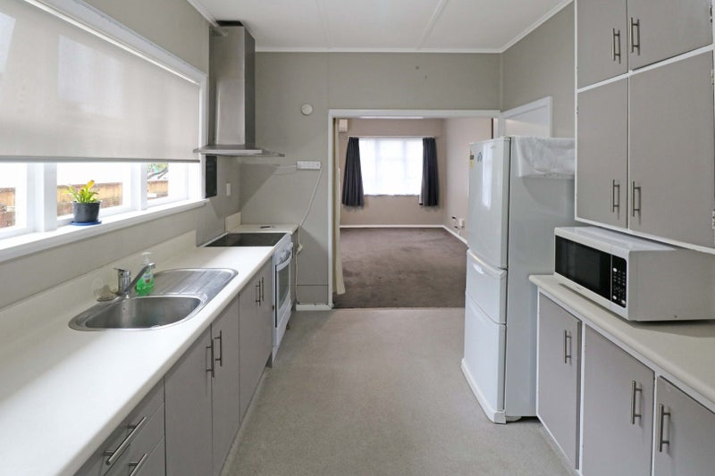 1/28 HALL CRES, Epuni, Lower Hutt - Carousel 2