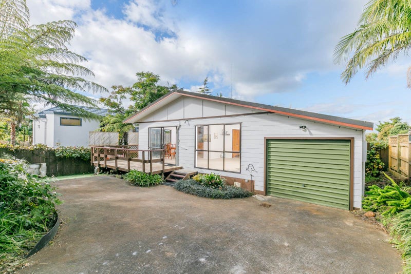 2/5 Potter Avenue, Northcote, Auckland - Carousel 1