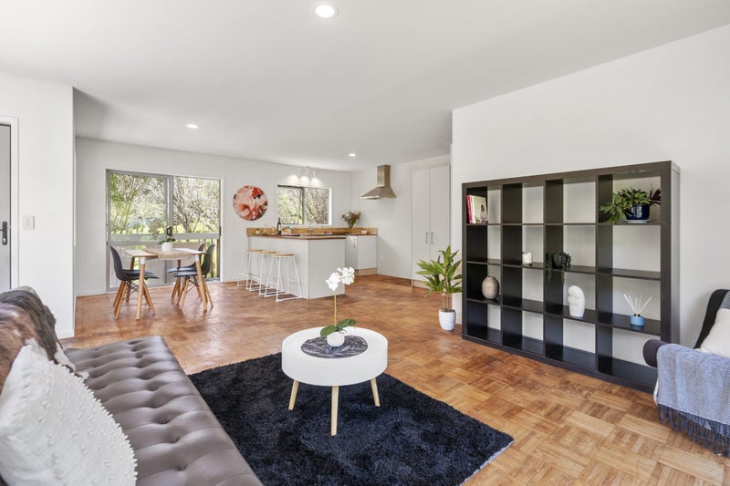 25 Lannan Road, Surfdale, Waiheke Island - Carousel 1