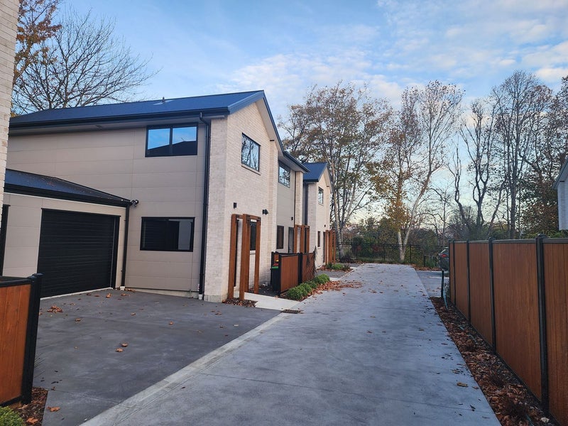2/7 Matata Place, Dallington, Christchurch - Carousel 1