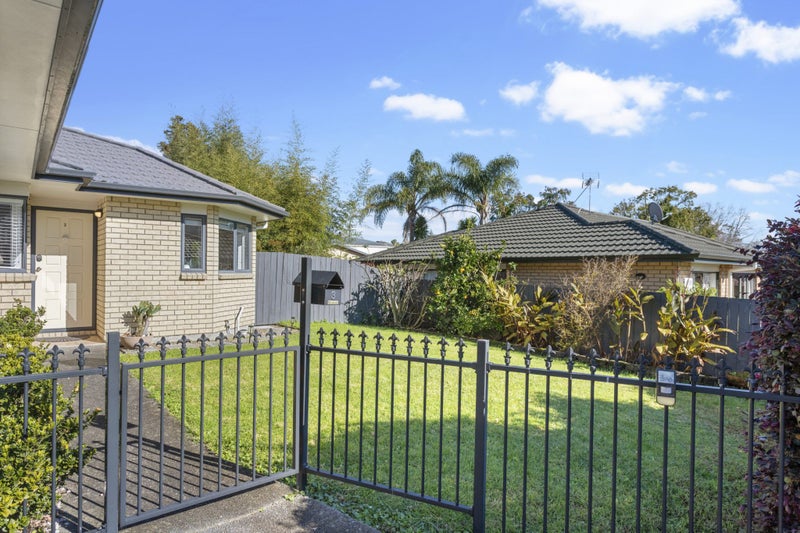 3 Claywest Place, Glen Eden, Auckland - Carousel 2