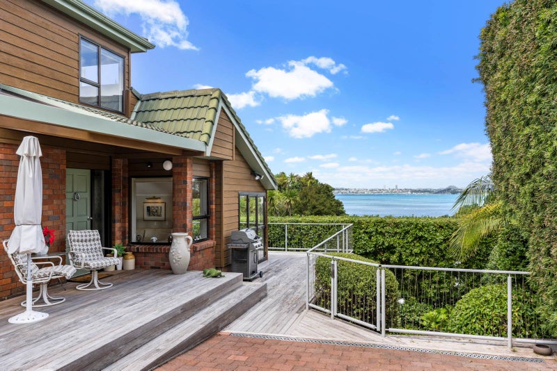 2/14 Pine Ridge Terrace, Hauraki, Auckland - Carousel 2