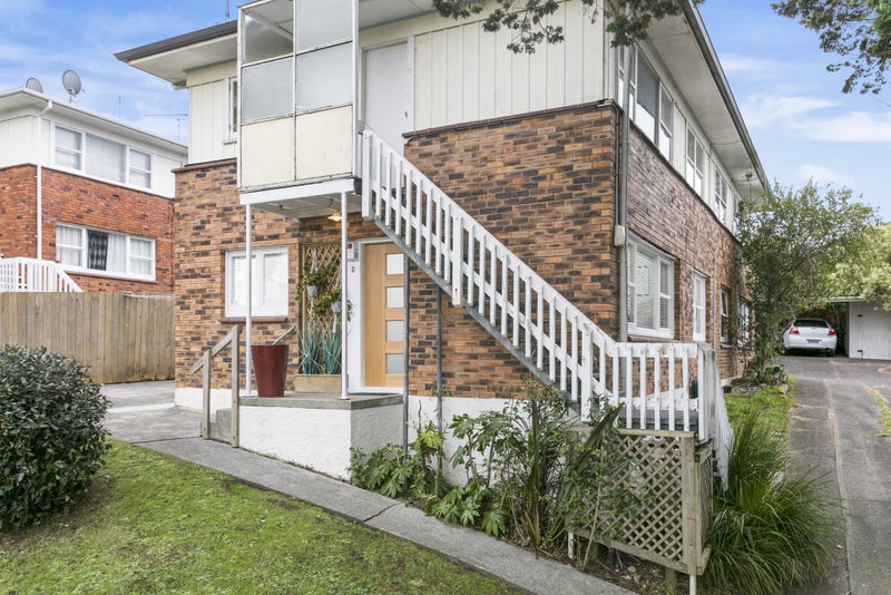 2/14 Strong Street, St Johns, Auckland - Carousel 11