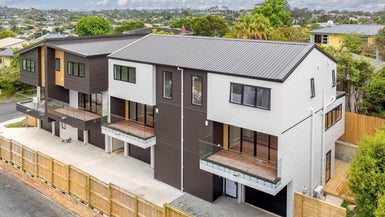 11D Catalina Crescent, Forrest Hill, Auckland - Carousel 1