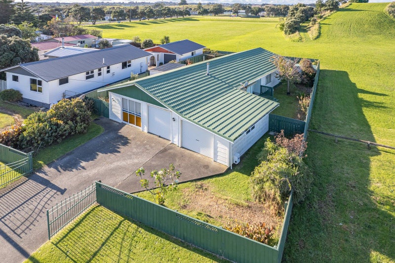 14 Hood Street, Castlecliff, Whanganui - Carousel 1