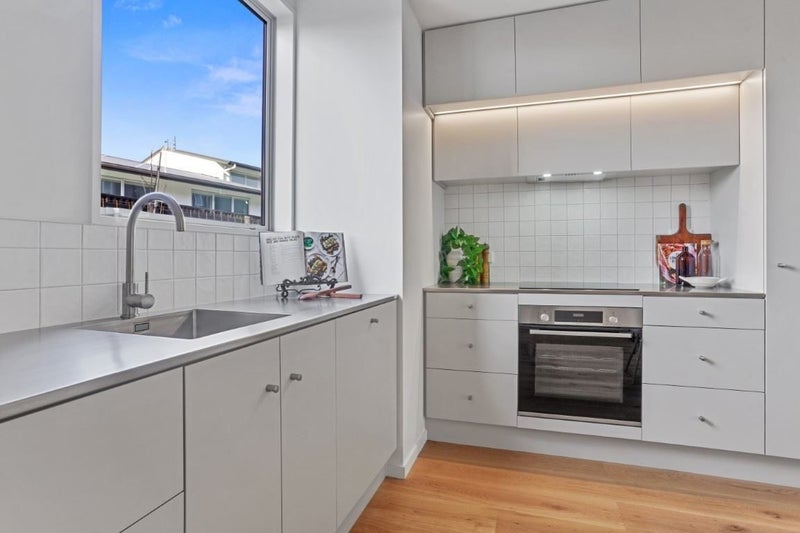 5/16 Hurley Street, Christchurch Central, Christchurch - Carousel 2