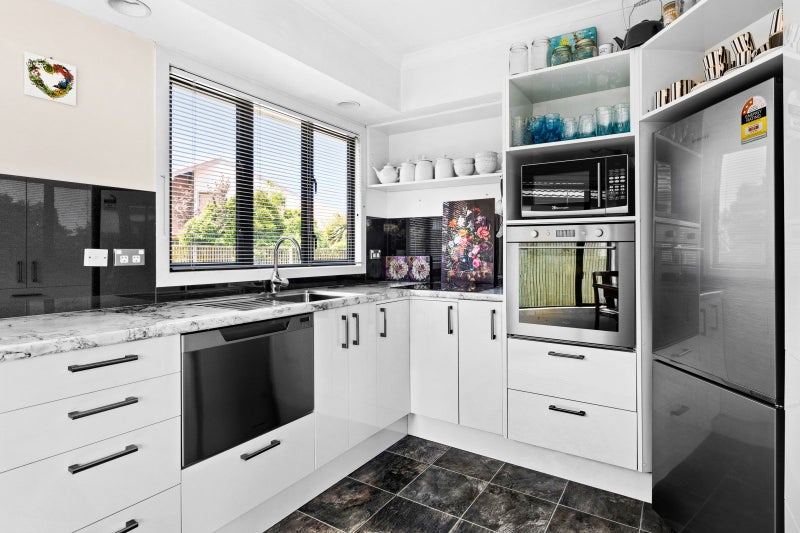 2/38 Avondale Road, Taradale, Napier - Carousel 2